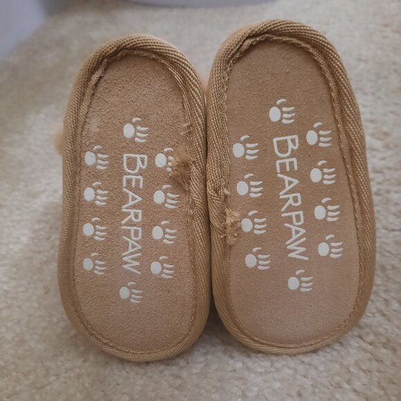NWT❗️With Free❗️6-12M BearPaw Boots and Knitted Booties - Picture 3 of 4